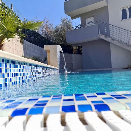 Villa Holiday Apartments บาร์ ภายนอก รูปภาพ