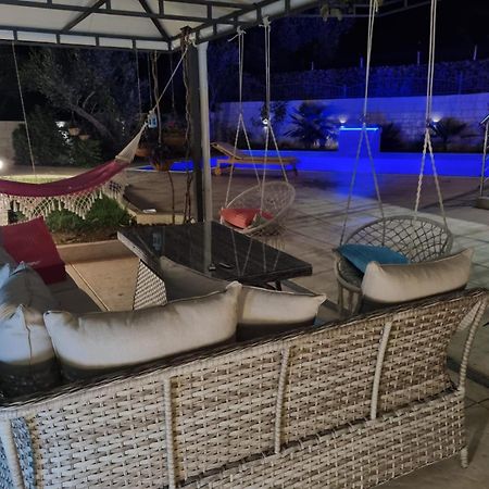 Villa Holiday Apartments บาร์ ภายนอก รูปภาพ