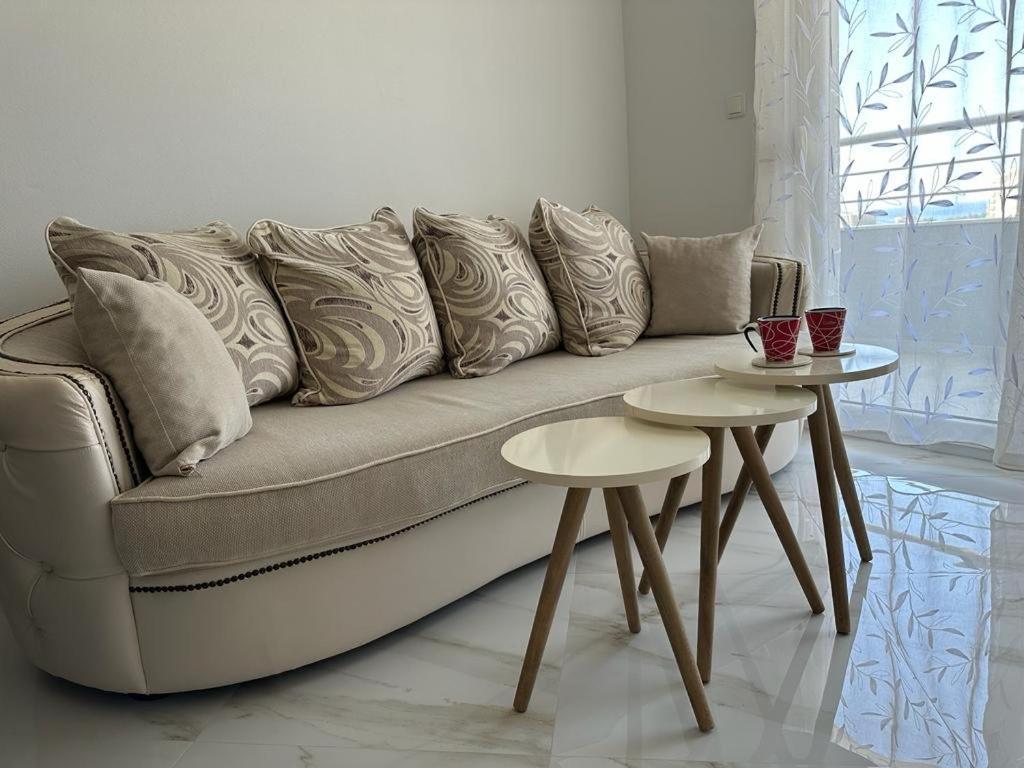 Villa Holiday Apartments บาร์ ภายนอก รูปภาพ