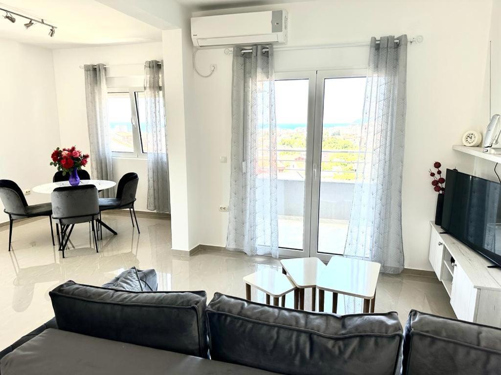 Villa Holiday Apartments บาร์ ภายนอก รูปภาพ