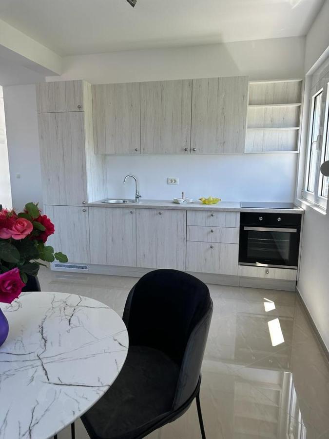 Villa Holiday Apartments บาร์ ภายนอก รูปภาพ