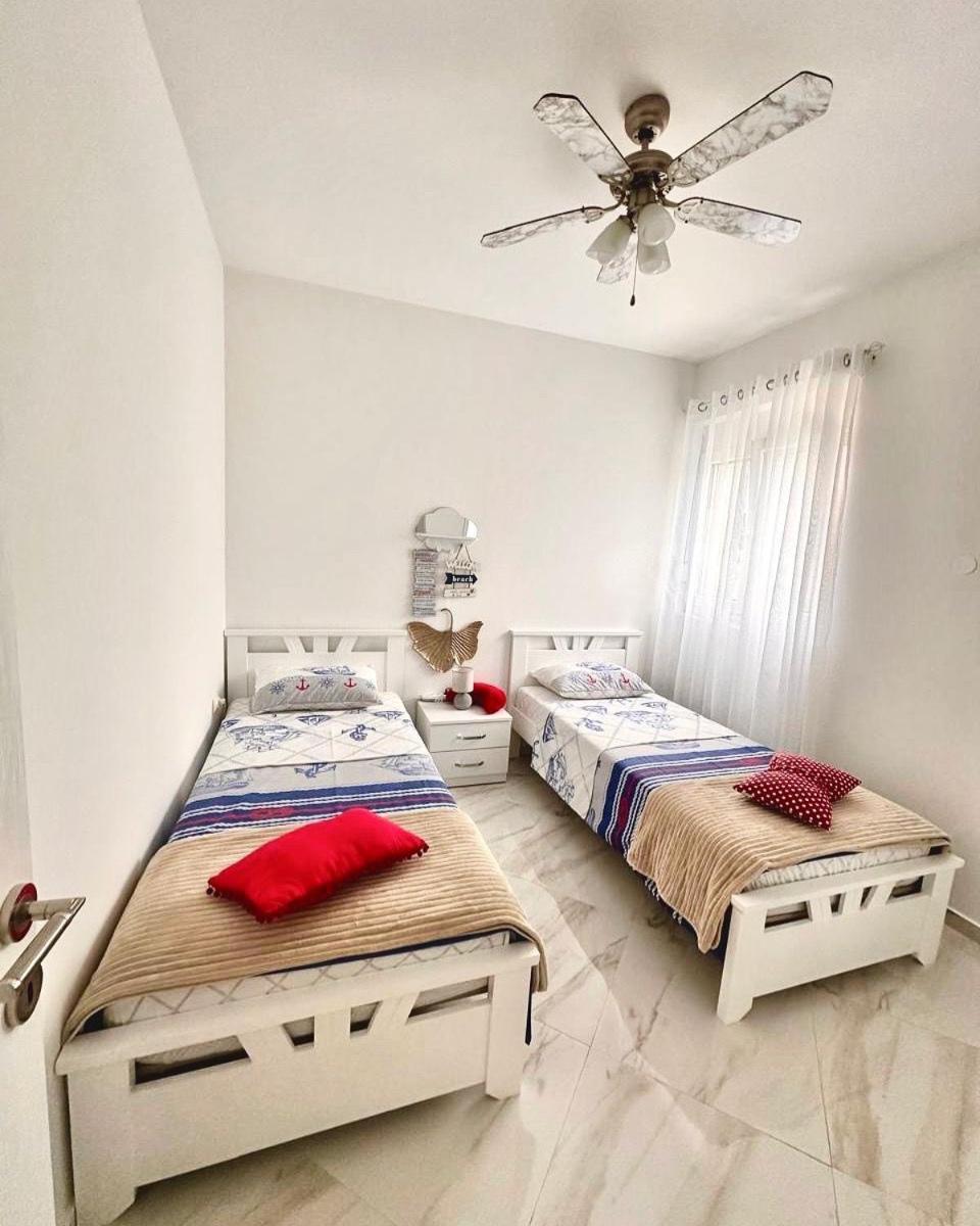 Villa Holiday Apartments บาร์ ภายนอก รูปภาพ